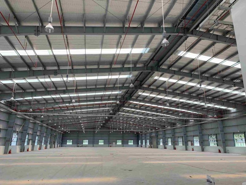Thuê Kho Xưởng Diện Tích Lớn TPHCM: Thuê kho xưởng lớn phù hợp cho sản xuất hay logistics?
