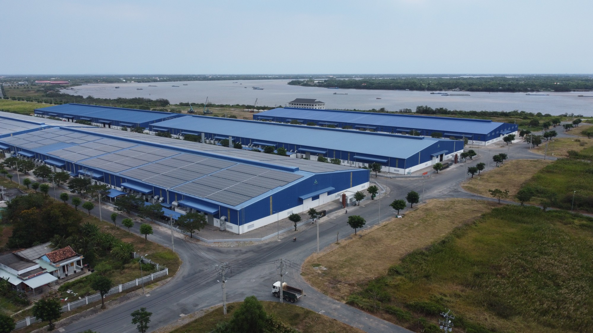 10 Lý Do Bạn Nên Thuê Nhà Xưởng Gần Khu Công Nghiệp Lớn Ngay Hôm Nay