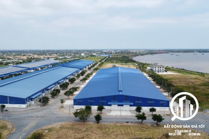 nhà xưởng cho thuê 11400m2 Khu công nghiệp Vĩnh Lộc 2