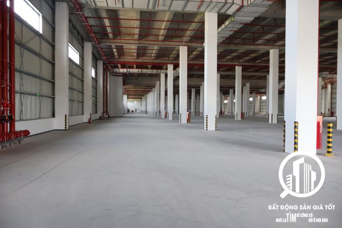 cần bán gấp nhà xưởng 5000m2 KCN Hải Sơn