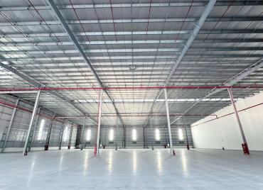 Cho thuê nhà xưởng mới 4800m2 KCN Bến Lức Long An